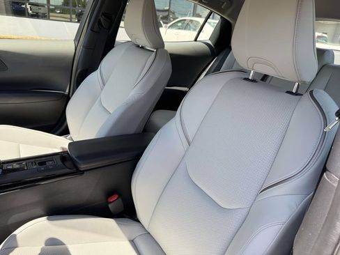 Used 2026 Toyota Prius XLE FWD image 10