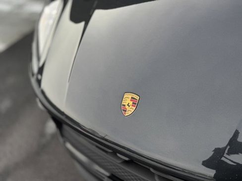 Certified 2023 Porsche Macan image 36