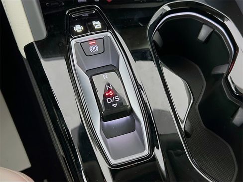 New 2025 Audi Q5 Premium image 18