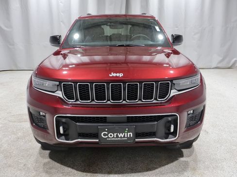 Used 2024 Jeep Grand Cherokee Overland w/ Trailer Tow Package AWD/4WD image 8