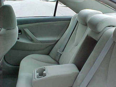 Used 2009 Toyota Camry LE FWD image 11