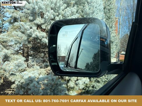 Used 2025 Land Rover Defender 110 S image 23