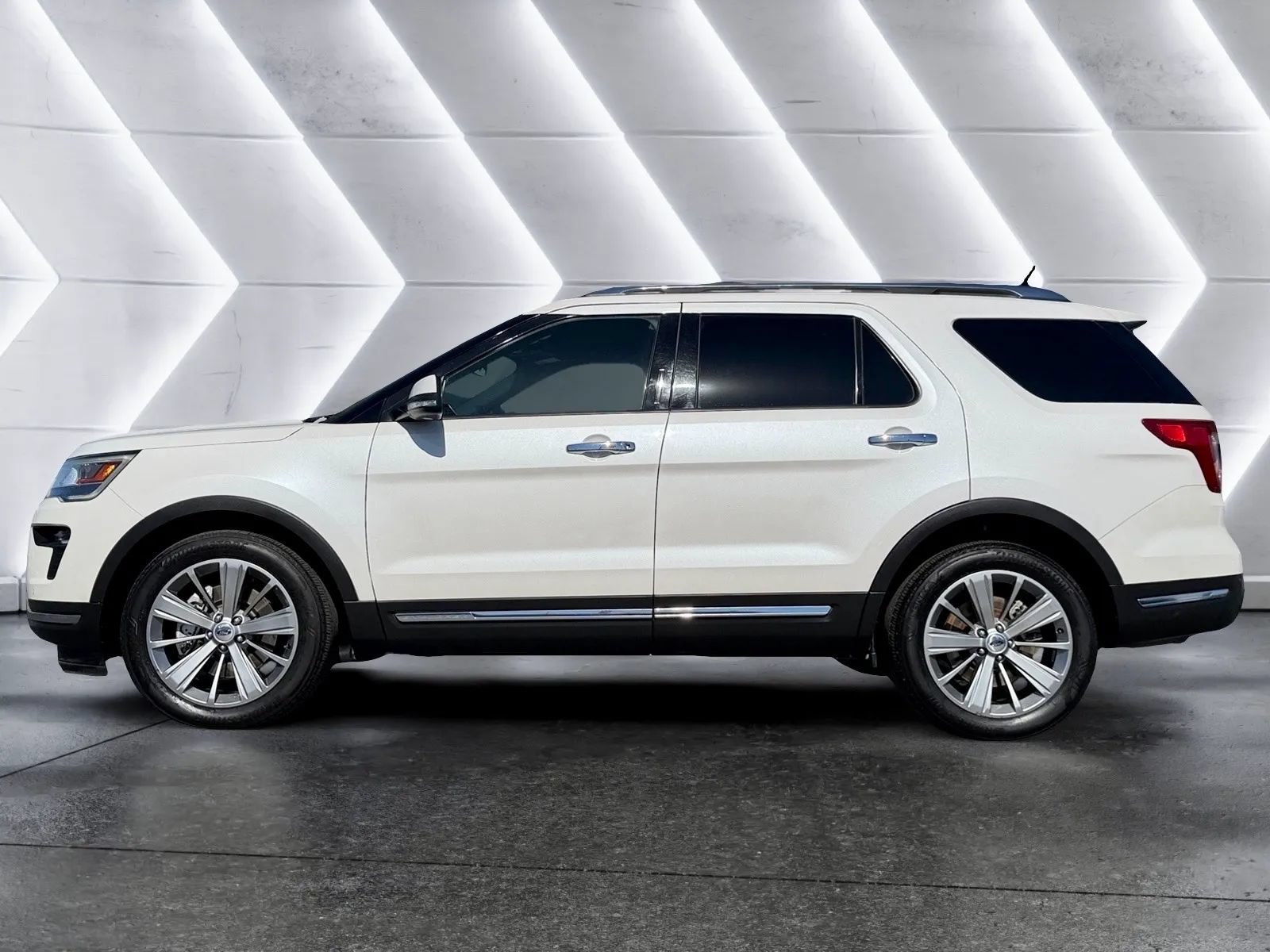 Used 2018 Ford Explorer Limited FWD image 5