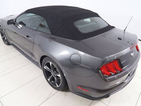 Used 2020 Ford Mustang Convertible RWD image 27