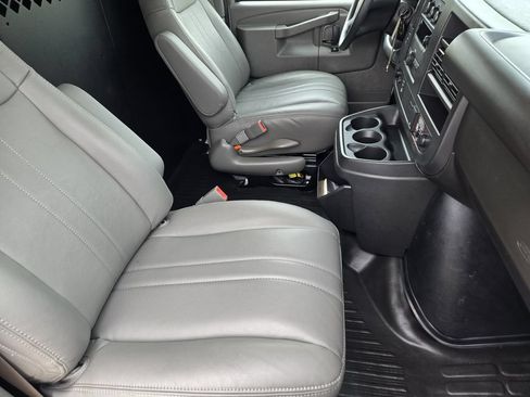 Used 2026 Chevrolet Express 2500 w/ Driver Convenience Package RWD image 14