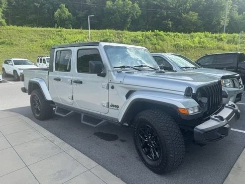 Used 2022 Jeep Gladiator Sport AWD/4WD image 1