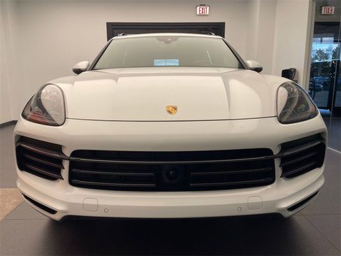 Used 2022 Porsche Cayenne Platinum Edition image 25