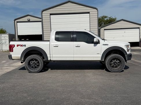 Used 2015 Ford F150 Lariat w/ Equipment Group 502A Luxury image 4