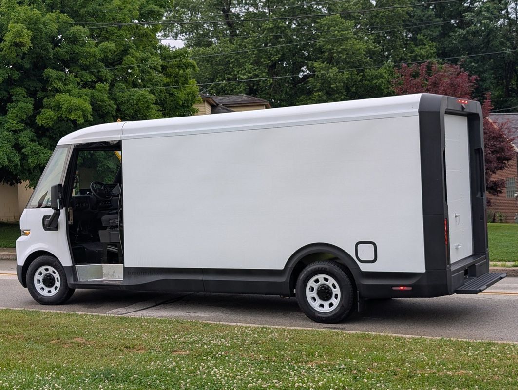 Used 2024 Chevrolet Brightdrop 600 w/ Commercial Equipment Package AWD/4WD image 8