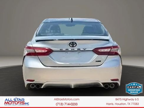 Used 2018 Toyota Camry XLE FWD image 6