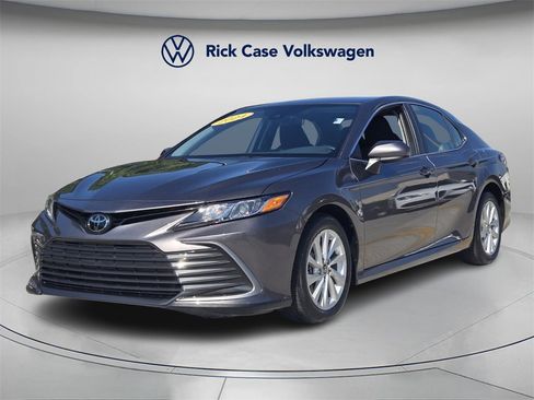 Used 2024 Toyota Camry LE image 8