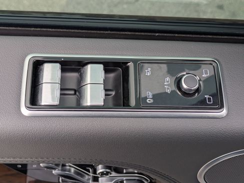 Used 2022 Land Rover Range Rover P525 Westminster Edition image 21