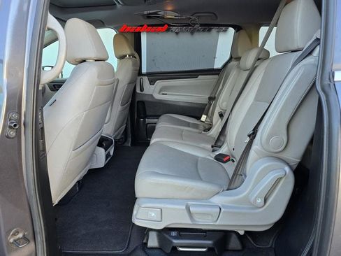 Used 2018 Honda Odyssey Touring image 8