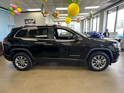 Used 2021 Jeep Cherokee Latitude Lux w/ Sun & Sound Group image 12