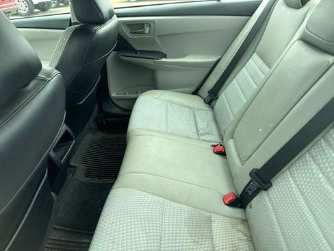 Used 2015 Toyota Camry SE FWD image 4