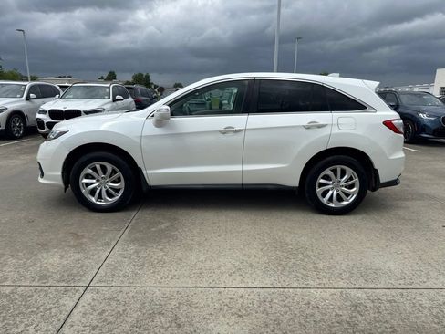 Used 2017 Acura RDX w/ Technology Package FWD image 2