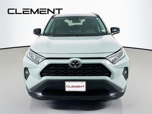 Used 2021 Toyota RAV4 XLE w/ Convenience Package image 3