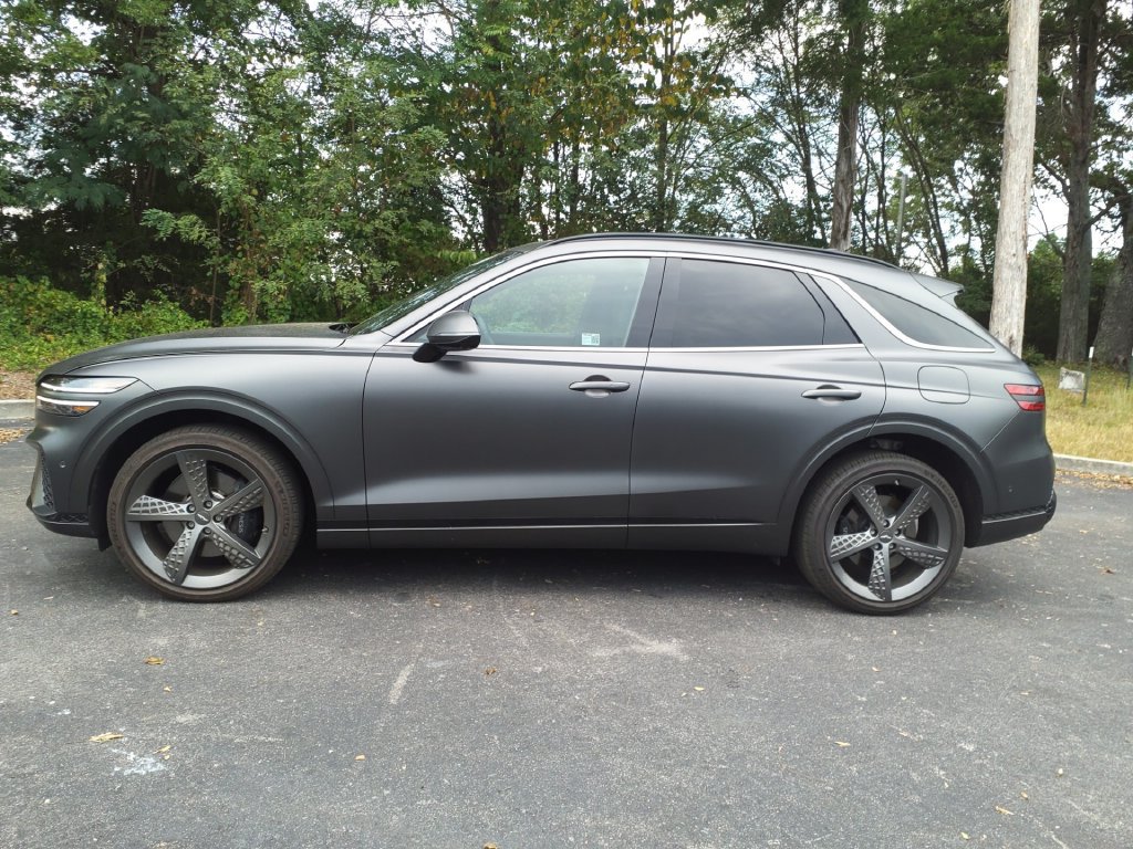 Used 2024 Genesis GV70 3.5T Sport w/ Sport Advanced Package AWD/4WD image 4