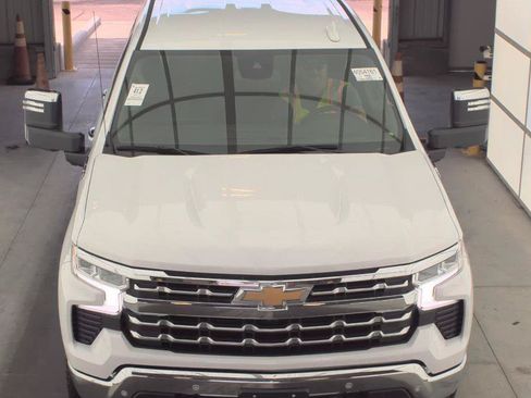 Used 2024 Chevrolet Silverado 1500 LTZ AWD/4WD image 7