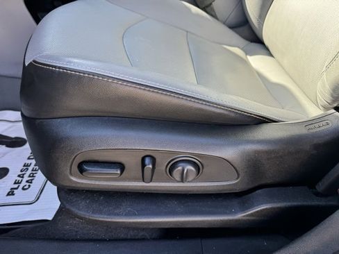 Used 2020 GMC Terrain SLT w/ Preferred Package image 12