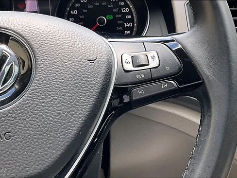 Used 2019 Volkswagen Atlas SE FWD image 25