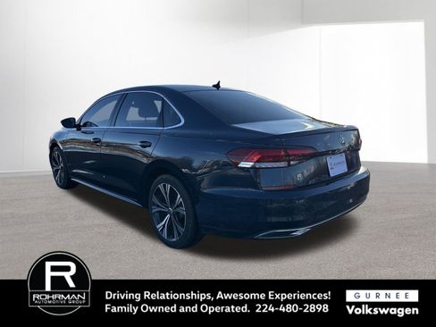 Used 2020 Volkswagen Passat 2.0T SEL image 6