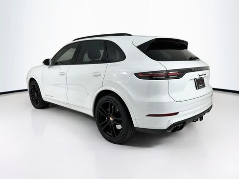 Certified 2019 Porsche Cayenne Turbo AWD/4WD image 3