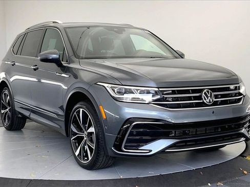 Certified 2022 Volkswagen Tiguan SEL R-Line image 3