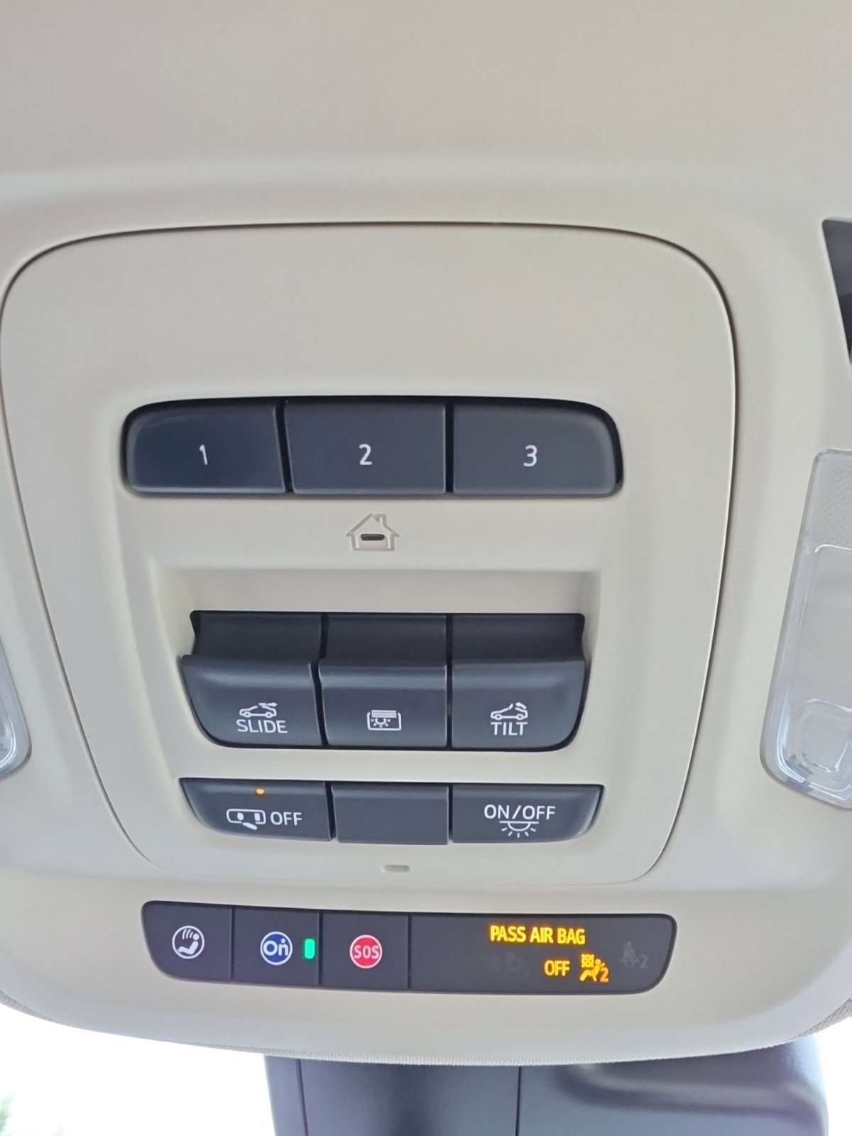 Used 2023 Buick Envision Avenir AWD/4WD image 35