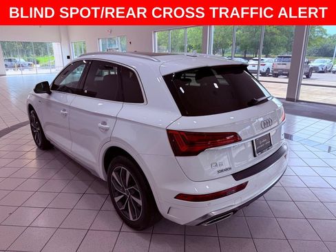 Used 2022 Audi Q5 2.0T Premium w/ Convenience Package AWD/4WD image 5