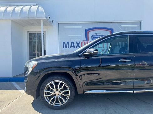 Used 2022 GMC Terrain Denali w/ Denali Premium Package image 20