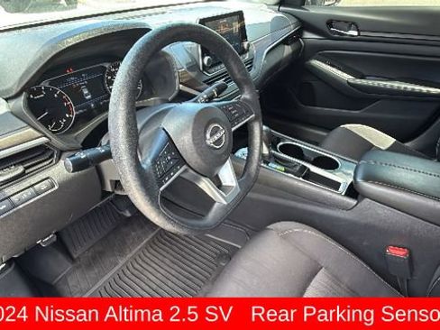 Used 2024 Nissan Altima 2.5 SV FWD image 10