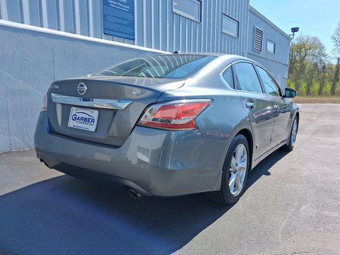 Used 2015 Nissan Altima 2.5 SL w/ Moonroof Package FWD image 10