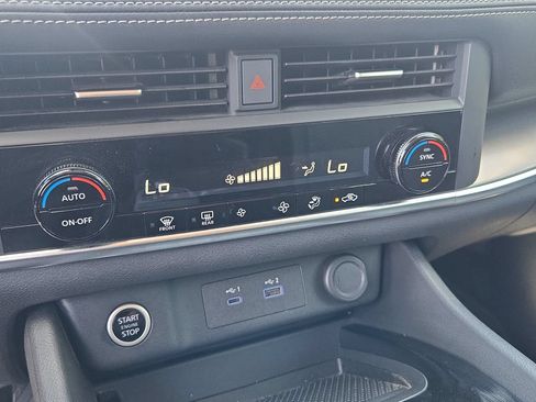 Used 2023 Nissan Rogue SV FWD image 20