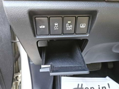 Used 2013 Toyota Avalon Limited image 16