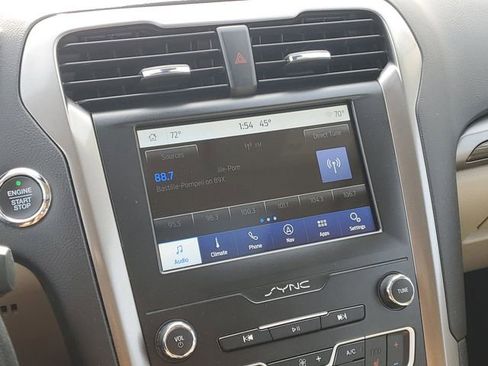 Used 2019 Ford Fusion SEL image 21