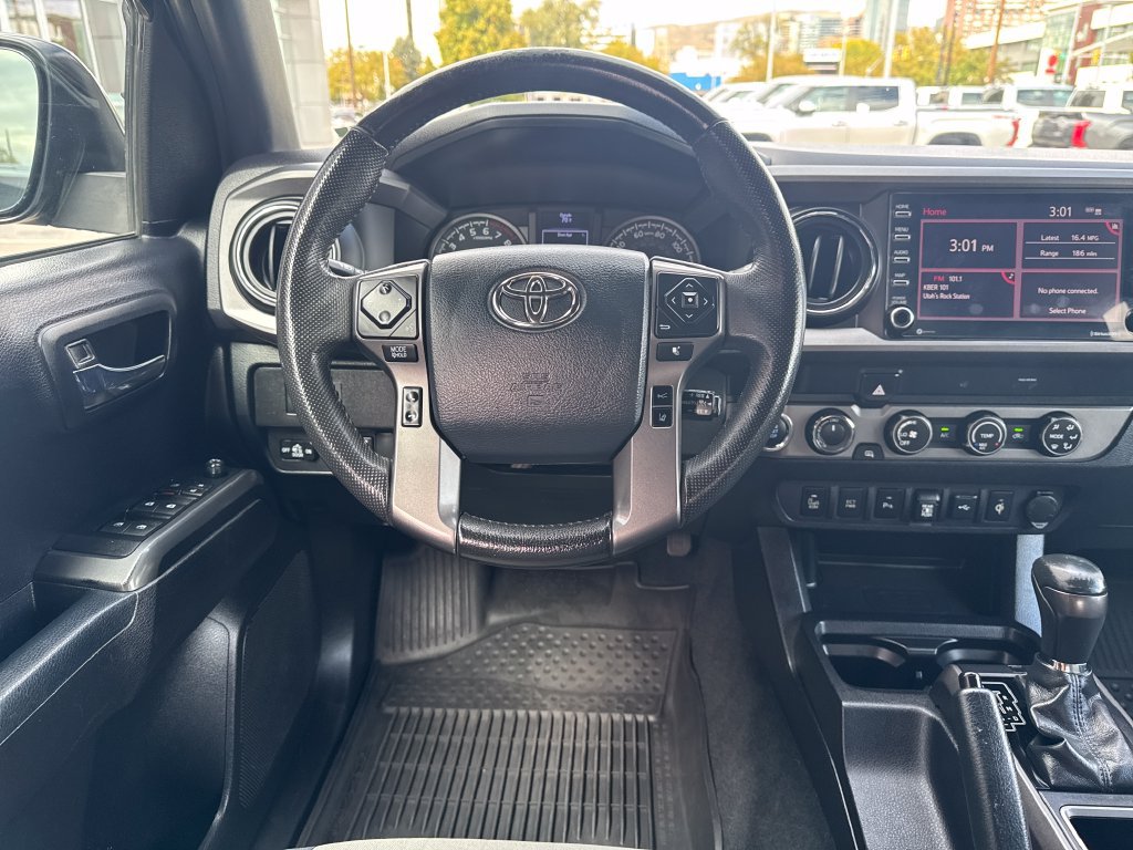 Certified 2020 Toyota Tacoma TRD Off-Road w/ Technology Package AWD/4WD image 13