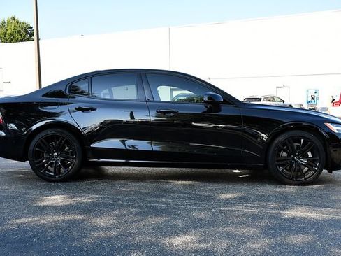 Used 2024 Volvo S60 B5 Plus FWD image 8