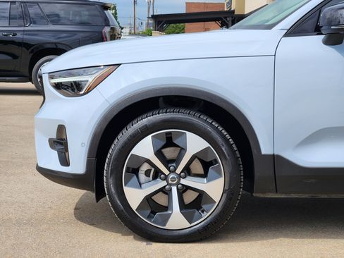 Used 2026 Volvo XC40 B5 Plus w/ Protection Package Premier AWD/4WD image 17