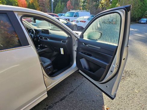 New 2025 MAZDA CX-5 AWD 2.5 S w/ Preferred Package image 28