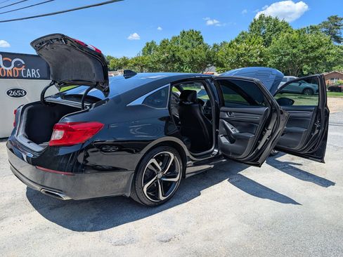 Used 2018 Honda Accord Sport image 13