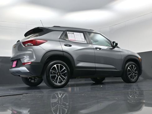 Used 2025 Chevrolet TrailBlazer LT FWD image 18