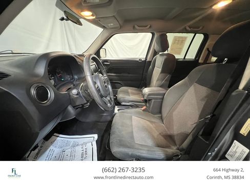 Used 2013 Jeep Patriot Latitude FWD image 12