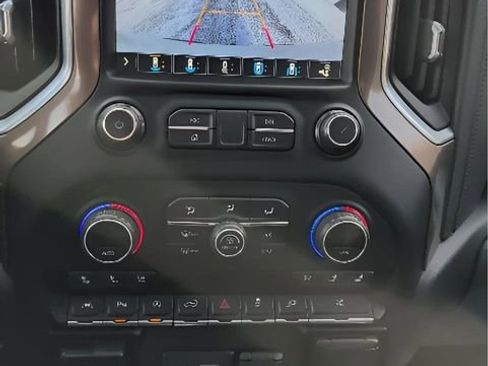 Used 2019 Chevrolet Silverado 1500 High Country w/ Technology Package image 17