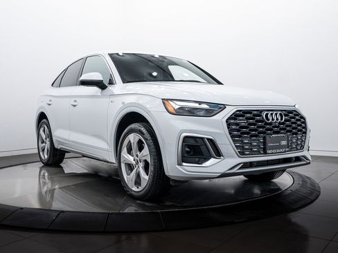 Certified 2025 Audi Q5 2.0T Premium Plus w/ Premium Plus Package image 2