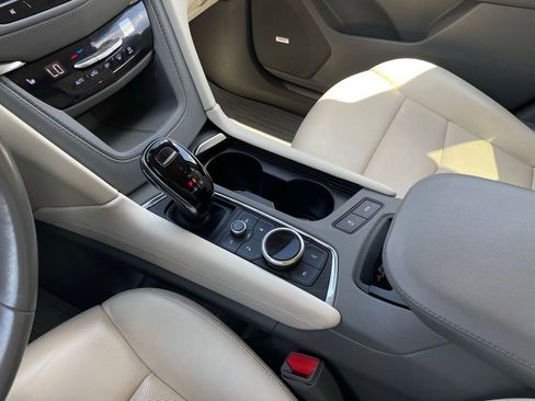 Used 2022 Cadillac XT5 Premium Luxury FWD image 20