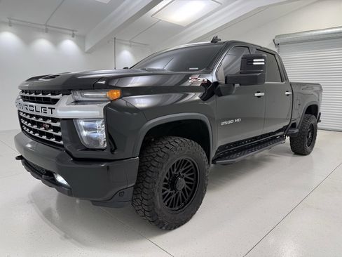 Used 2022 Chevrolet Silverado 2500 LTZ w/ LTZ Convenience Package image 3