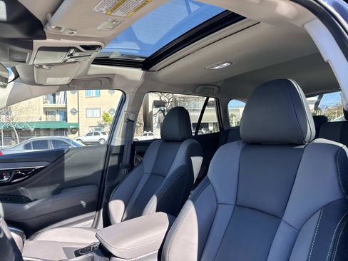 Used 2025 Subaru Outback Onyx Edition image 16