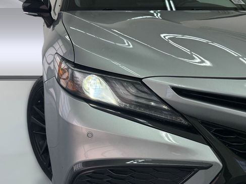 Used 2022 Toyota Camry XSE image 10