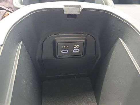 Used 2023 Toyota RAV4 XLE Premium image 35